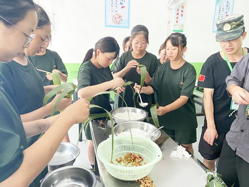 生活自理教育問題孩子學(xué)校,素質(zhì)教育學(xué)校,行為矯正學(xué)校